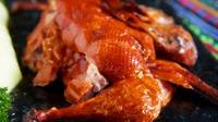 宜良烤鸭节中秋来袭 千人吃烤鸭争夺“食神”
