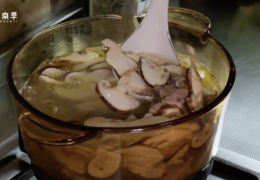 松茸鸡汤：鲜与鲜的碰撞，最纯粹的营养