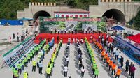 云凤高速公路安石隧道双幅贯通